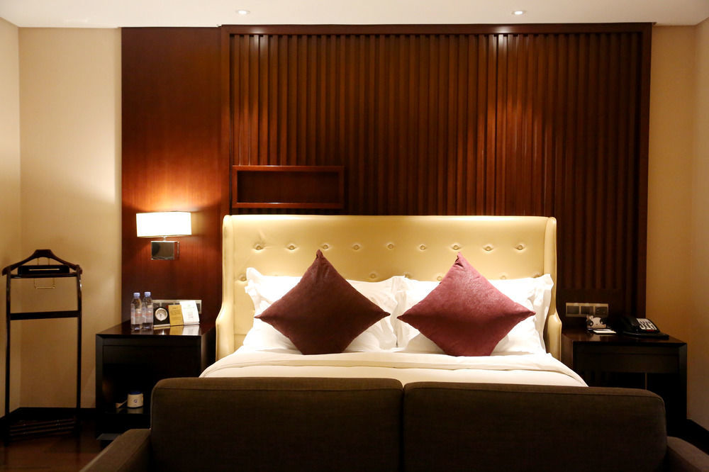 Lia! Chengdu Hotel Kültér fotó