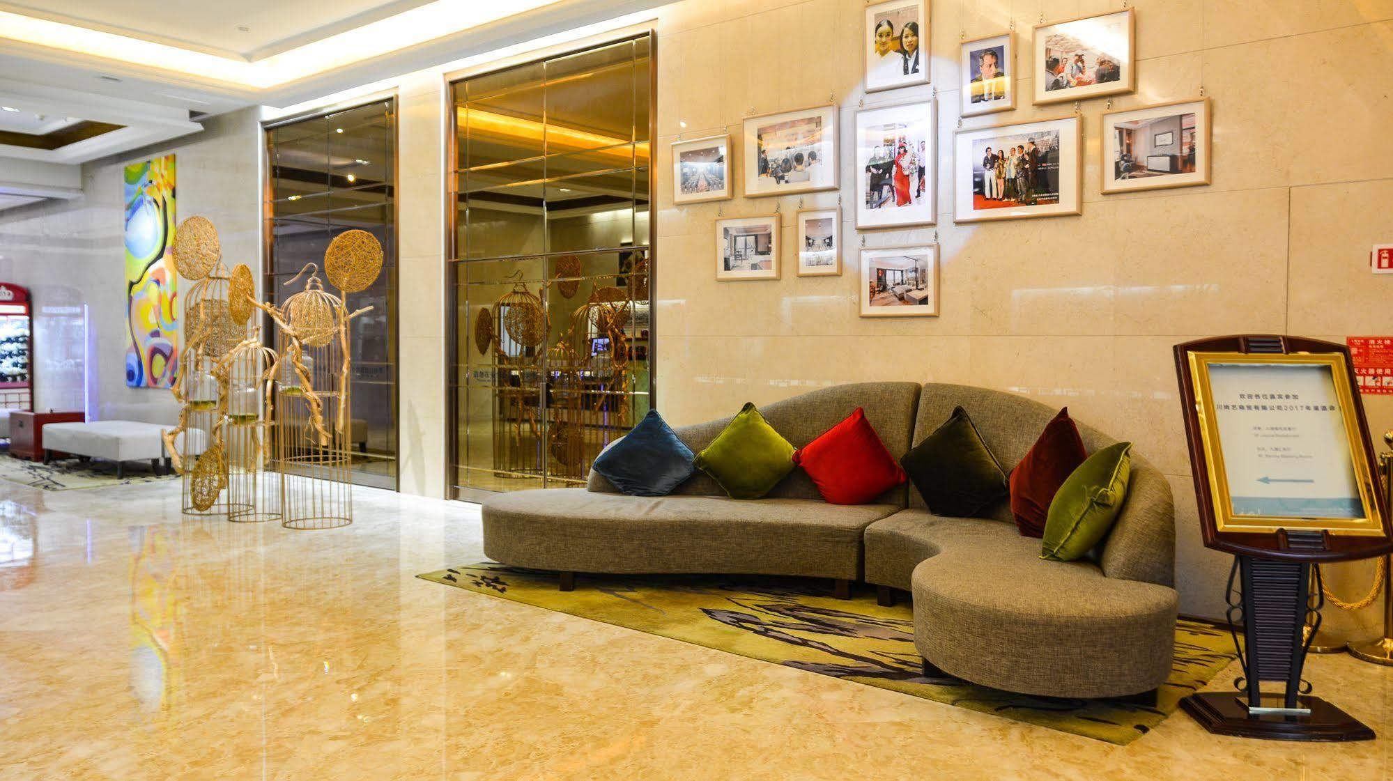 Lia! Chengdu Hotel Kültér fotó